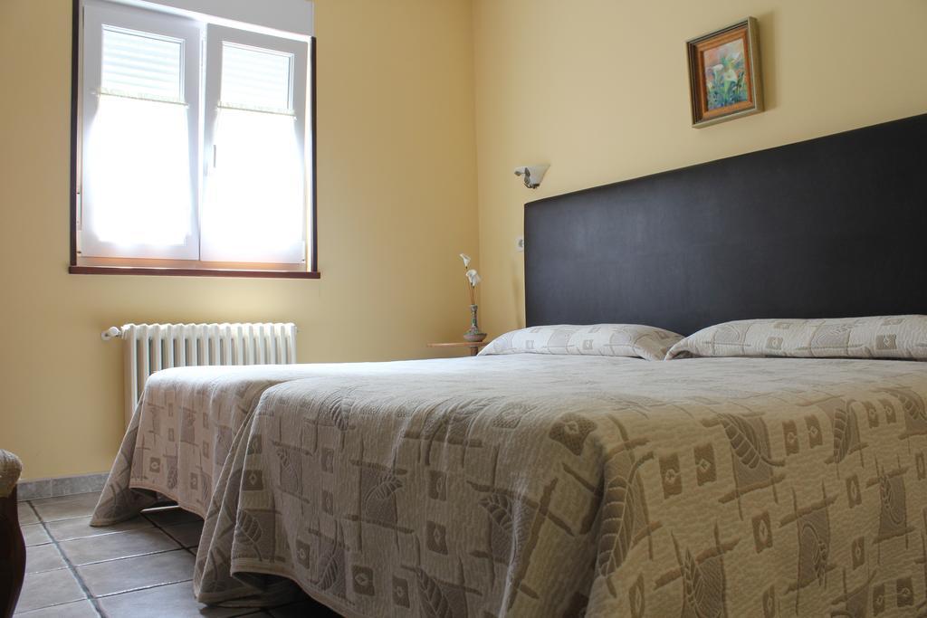 Apartamentos Casa Germana Тапия-де-Касарьего Экстерьер фото